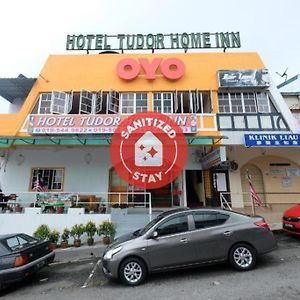 Oyo 44029 Tudor Home Inn